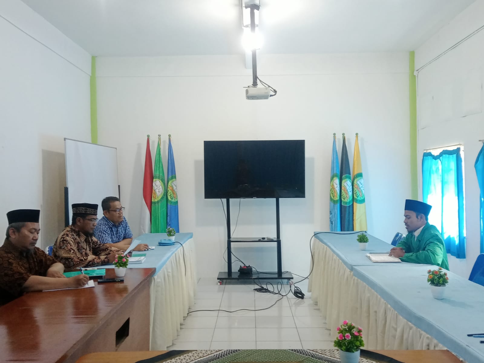 Read more about the article Sidang Judul Mahasiswa Prodi Hukum Keluarga Islam